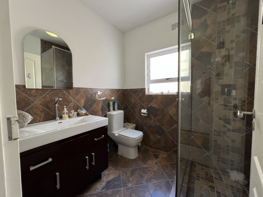 5 Bedroom Property for Sale in Ferreira Town Eastern Cape